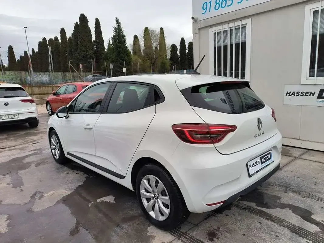 Usado Renault Clio V Business 101 CV (74 kW) 2022 Blanco Utilitario