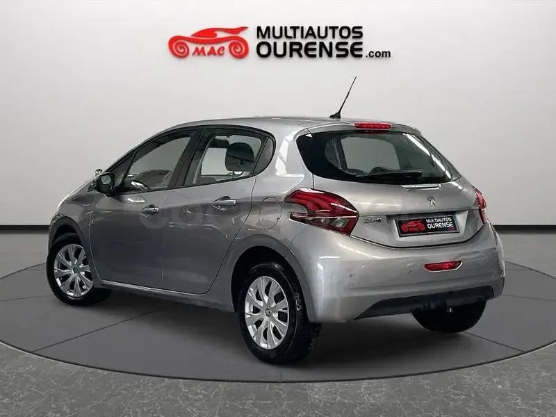 Usado Peugeot 208 Business-Line 100 CV (73 kW) 2020 Gris / plata Utilitario