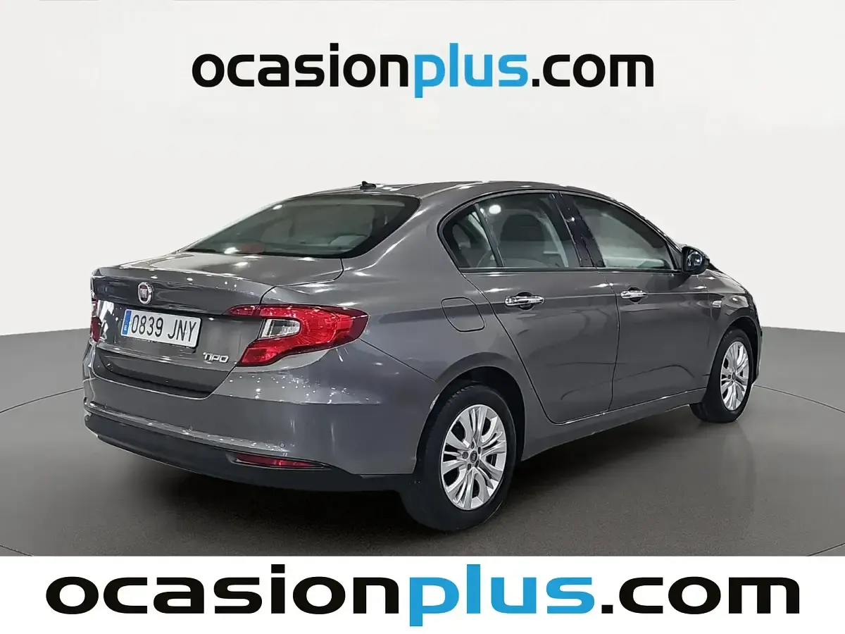 Usado Fiat Tipo Easy 95 CV (69 kW) 2016 Gris Berlina