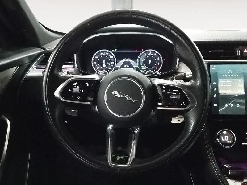 Usado Jaguar F-Pace R-Dynamic 404 HP (297 kW) 2021 Cinzento SUV