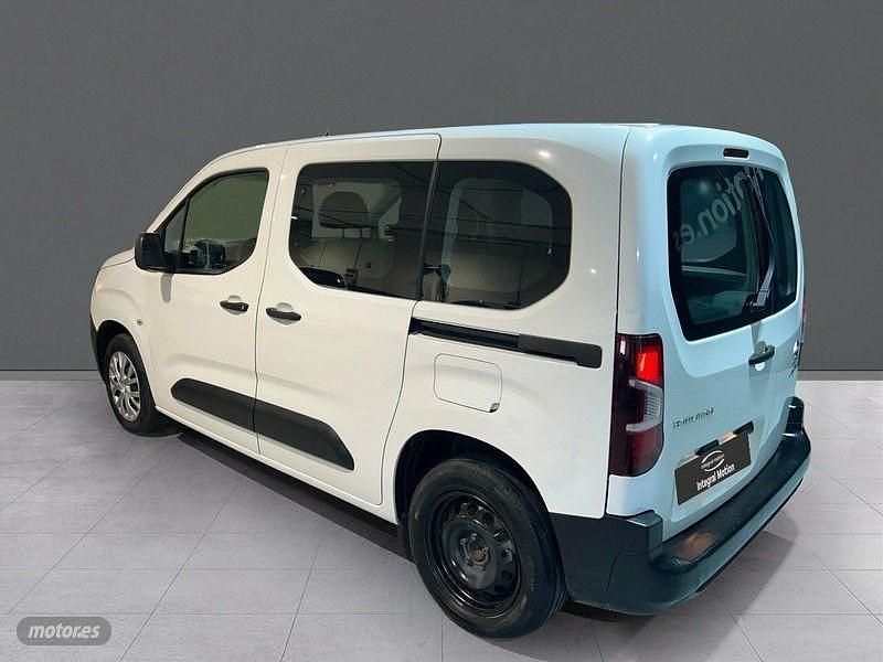 Usado Citroën Berlingo Live 102 HP (75 kW) 2021 Branco Monovolume