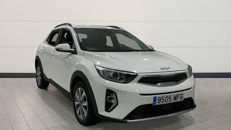 Blanco Usado 2023 Kia Stonic SUV | 18.200 € (Precio justo) - Imagen 1/1