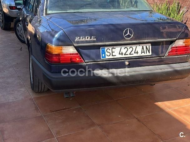 Usado Mercedes E280 193 CV (141 kW) 1993 Azul Berlina