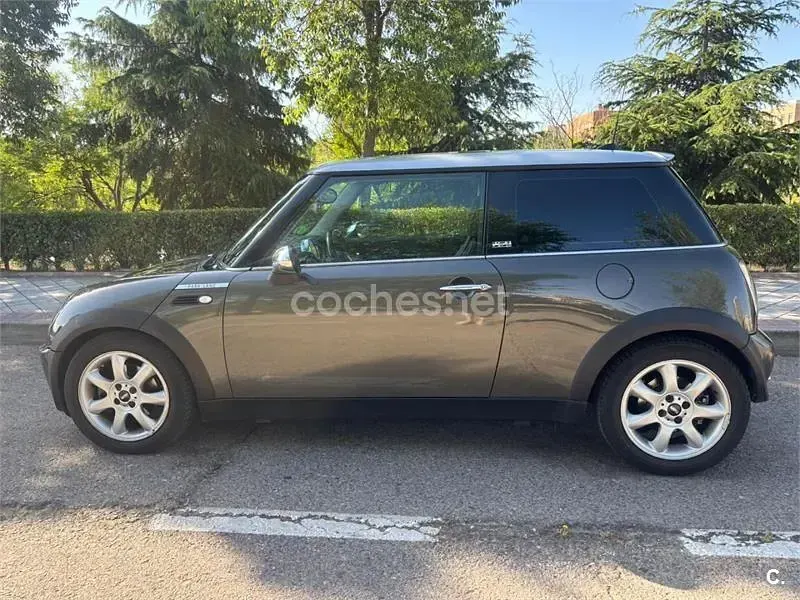 Usado Mini Cooper 116 CV (85 kW) 2006 Gris / plata Utilitario