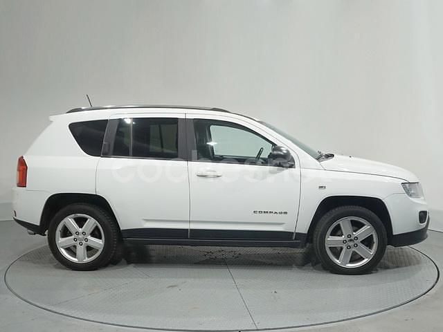 Usado Jeep Compass Sport 136 CV (100 kW) 2012 Blanco SUV