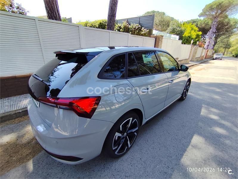 Usado Skoda Scala Monte Carlo 150 CV (110 kW) 2025 Gris / plata Utilitario