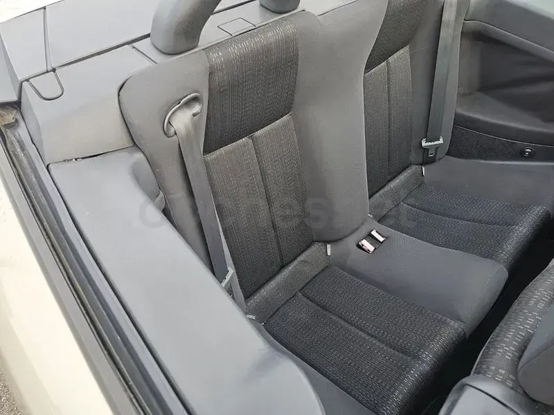 Usado Renault Mégane Cabriolet Dynamique 130 CV (95 kW) 2005 Beige Descapotable