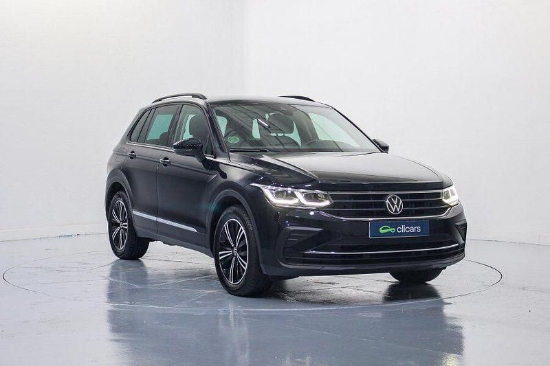 Usado VW Tiguan Life 150 CV (110 kW) 2022 Negro SUV
