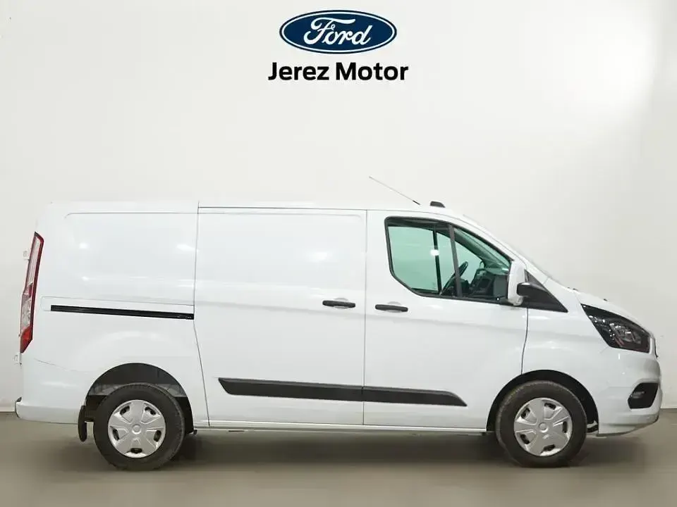 Usado Ford Tourneo Trend 136 CV (100 kW) 2023 Blanco Monovolumen