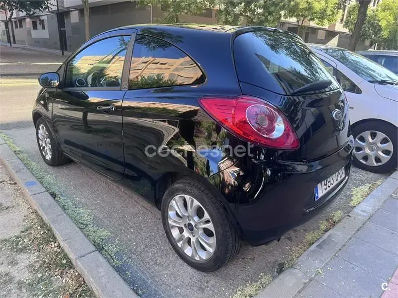 Usado Ford Ka Individual 69 CV (50 kW) 2009 Negro Utilitario