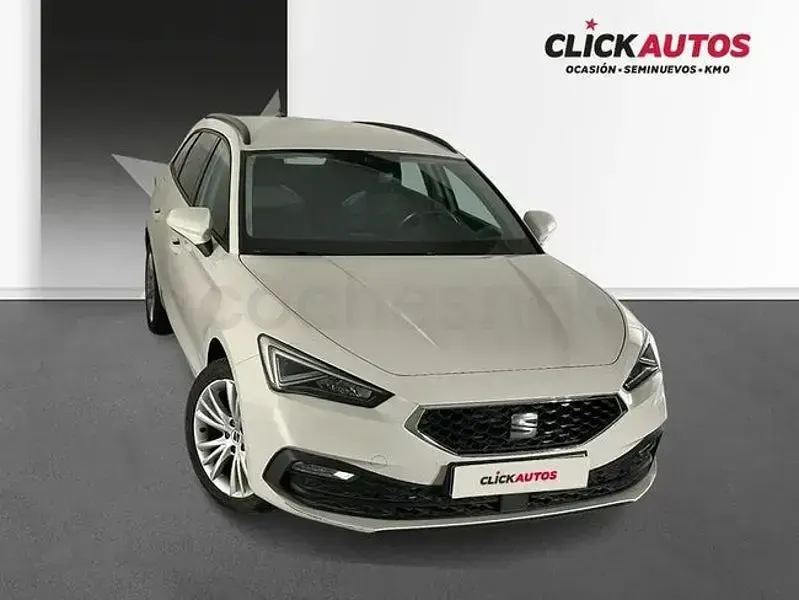 Usado Seat Leon Style 150 CV (110 kW) 2024 Blanco Familiar