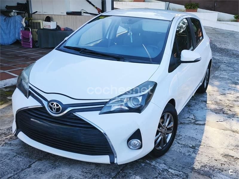 Usado Toyota Yaris Active 90 CV (66 kW) 2015 Blanco Utilitario