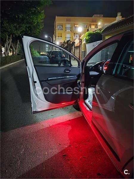 Usado Peugeot 3008 Allure 115 CV (84 kW) 2014 Blanco Familiar