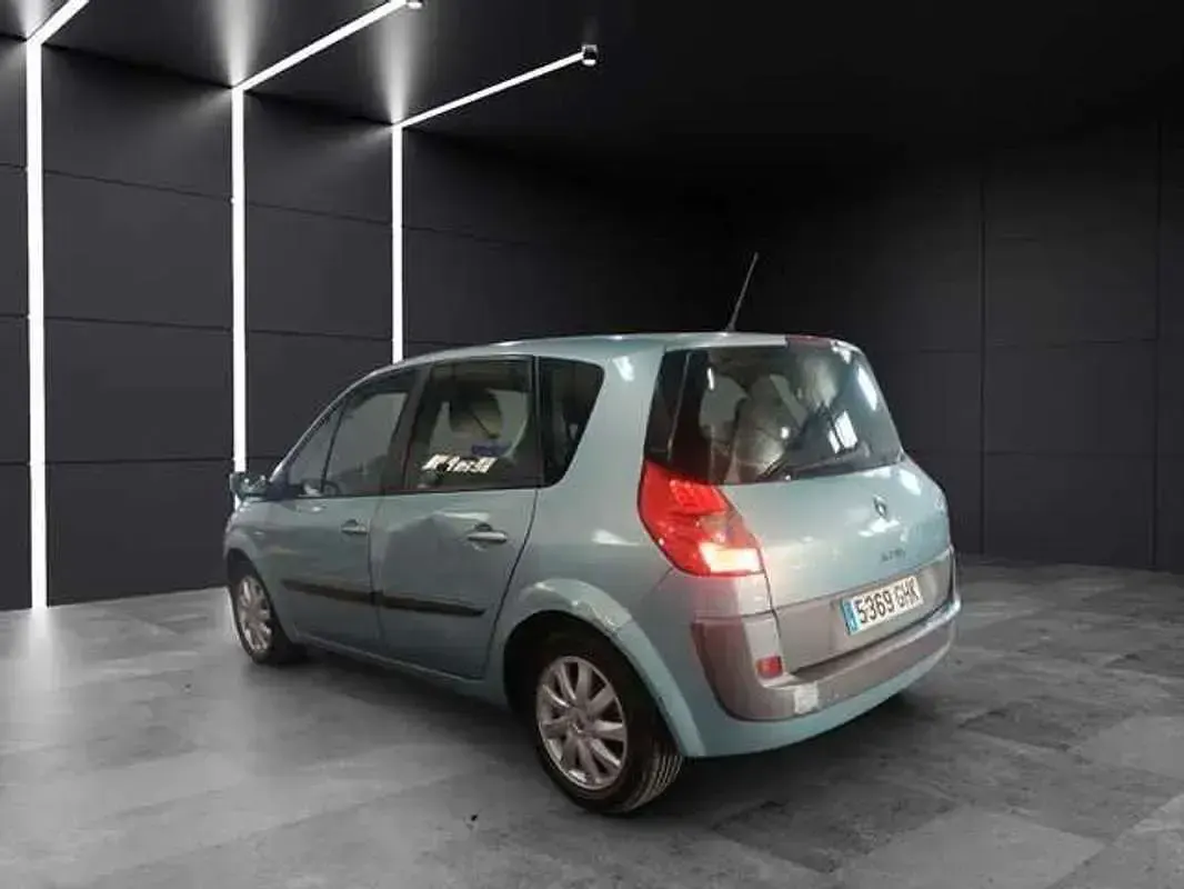 Usado Renault Scénic Dynamique 106 CV (77 kW) 2008 Azul Monovolumen