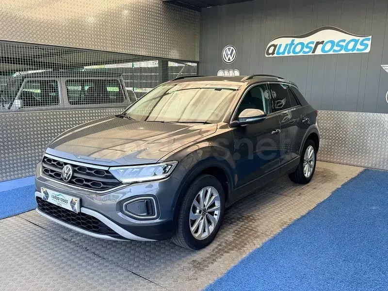 Usado VW T-Roc Advance 115 CV (84 kW) 2021 Gris / plata SUV