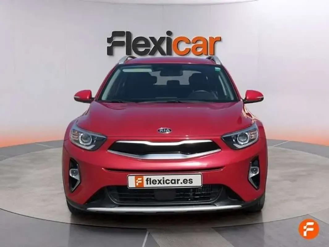 Usado Kia Stonic 120 CV (88 kW) 2021 Rojo SUV