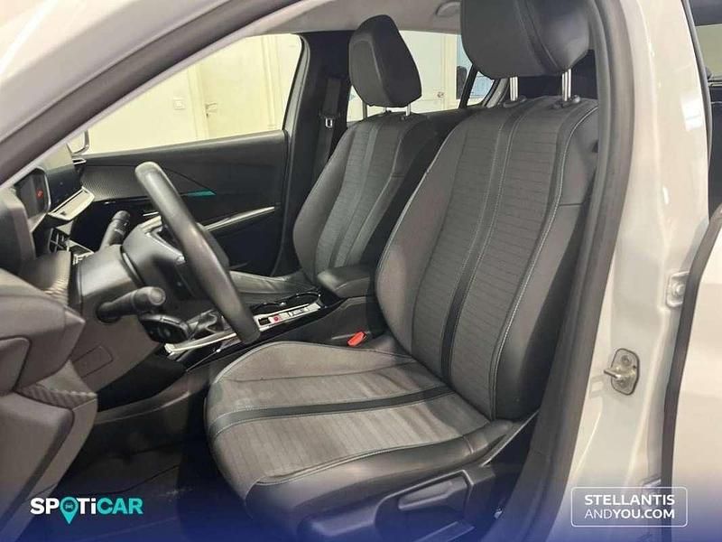 Usado Peugeot 208 Allure 102 CV (75 kW) 2022 Blanco Utilitario