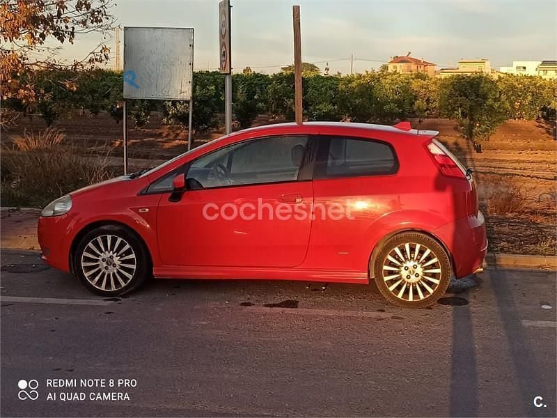 Rojo Usado 2007 Fiat Grande Punto Sport Utilitario | 1200 € (Super precio) - Imagen 1/4
