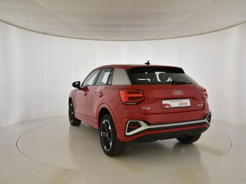 Usado Audi Q2 Advanced Plus 116 CV (85 kW) 2024 Rojo SUV