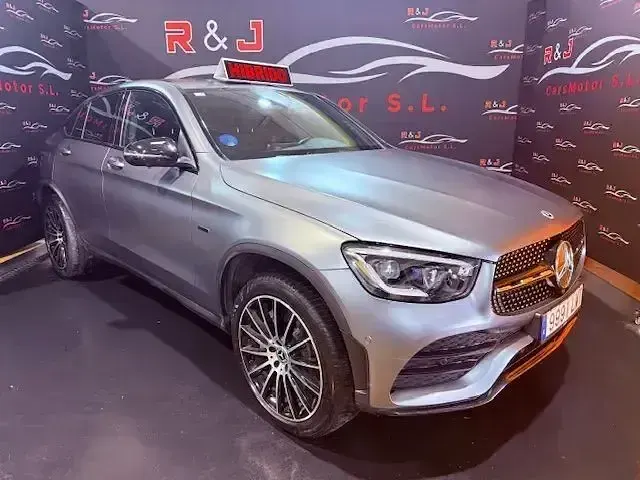 Usado Mercedes E300 317 CV (233 kW) 2021 Gris Coupe
