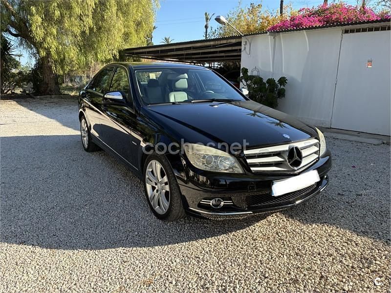 Usado Mercedes C220 Avantgarde 150 CV (110 kW) 2007 Negro Berlina