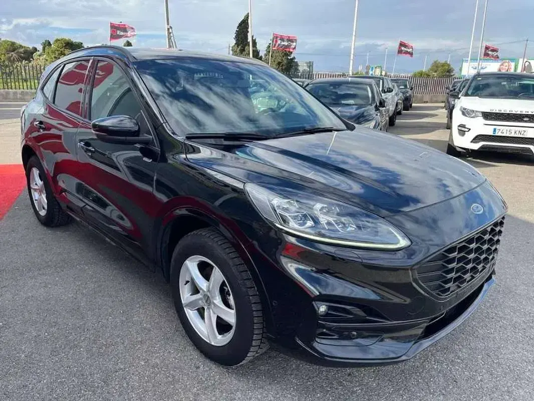 Usado Ford Kuga ST-Line X 226 CV (166 kW) 2022 Negro SUV