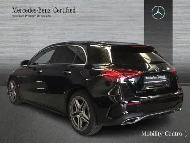Usado Mercedes A200 150 CV (110 kW) 2024 Negro noche Berlina