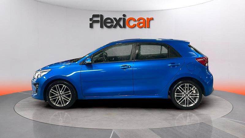 Usado Kia Rio 101 CV (74 kW) 2021 Azul Berlina