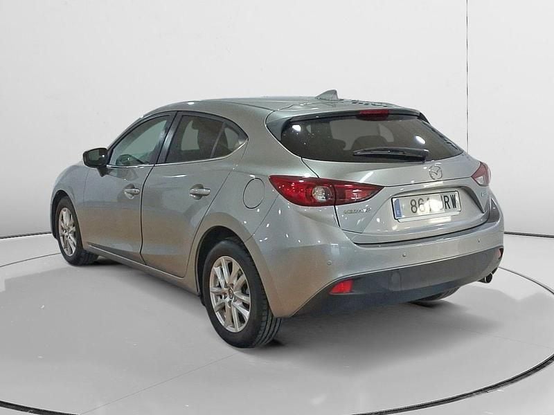 Usado Mazda 3 Luxury 105 CV (77 kW) 2016 Gris / plata Berlina