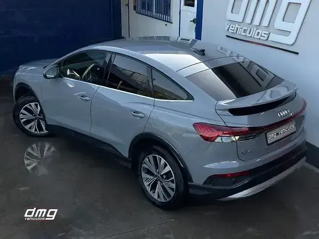 Usado Audi Q4 e-tron Advanced Plus 150 kW (204 CV) 2023 Gris SUV
