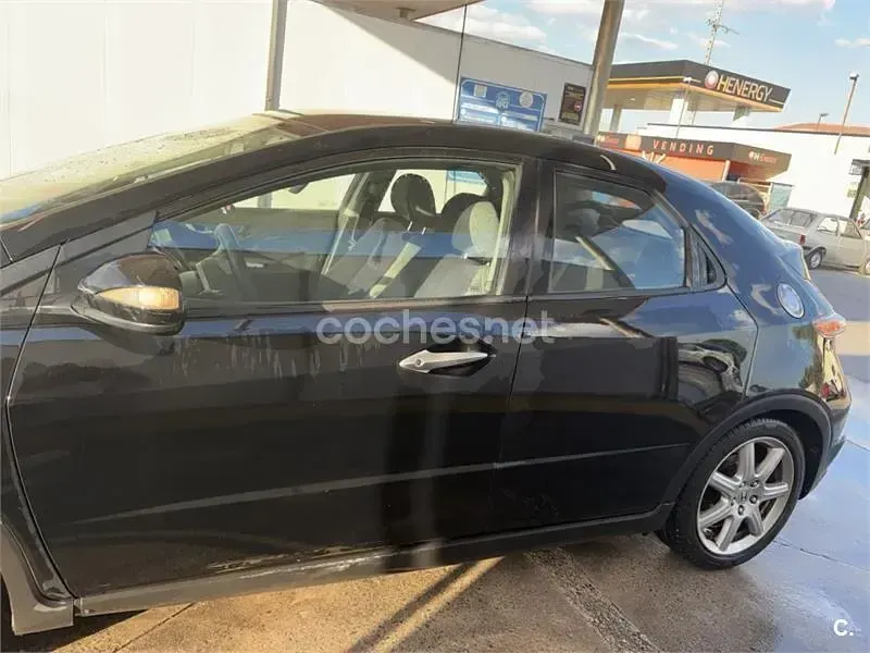 Usado Honda Civic Executive 140 CV (102 kW) 2007 Negro Berlina