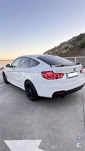 Usado BMW 318 Comfort Edition 150 CV (110 kW) 2020 Blanco Familiar