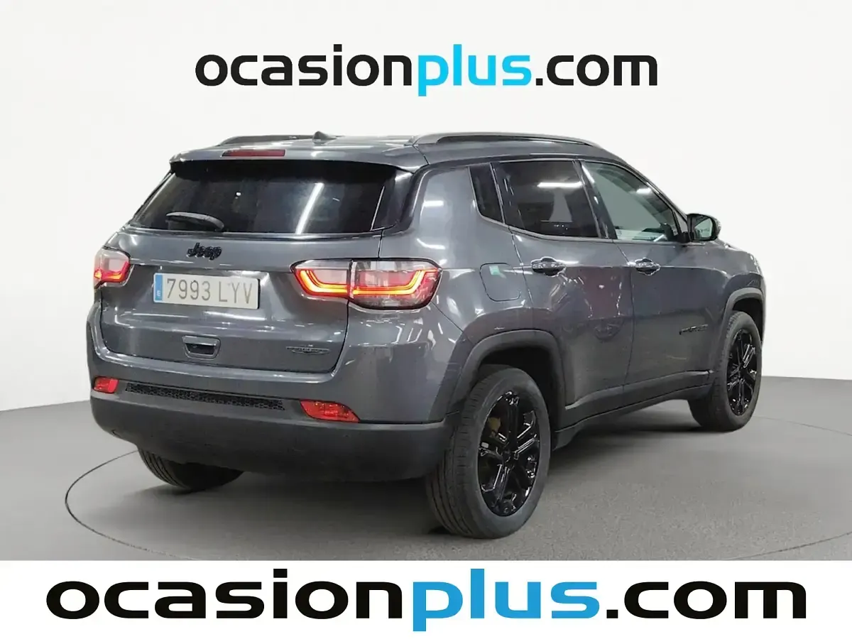 Usado Jeep Compass Night Eagle 130 CV (95 kW) 2022 Blanco SUV