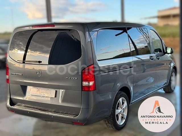 Usado Mercedes V200 Avantgarde 136 CV (100 kW) 2017 Gris / plata Monovolumen
