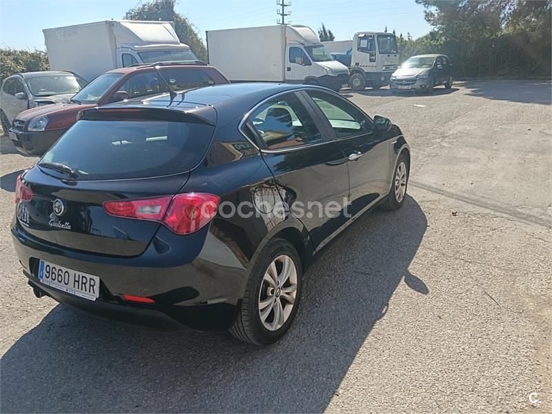 Usado Alfa Romeo Giulietta Distinctive 105 CV (77 kW) 2013 Negro Utilitario