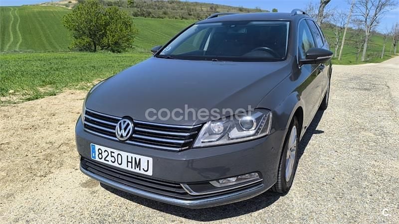 Usado VW Passat Edition 140 CV (102 kW) 2012 Gris / plata Familiar