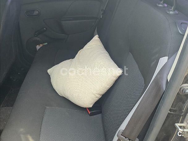 Usado Dacia Sandero Ambiance 75 CV (55 kW) 2013 Negro Berlina