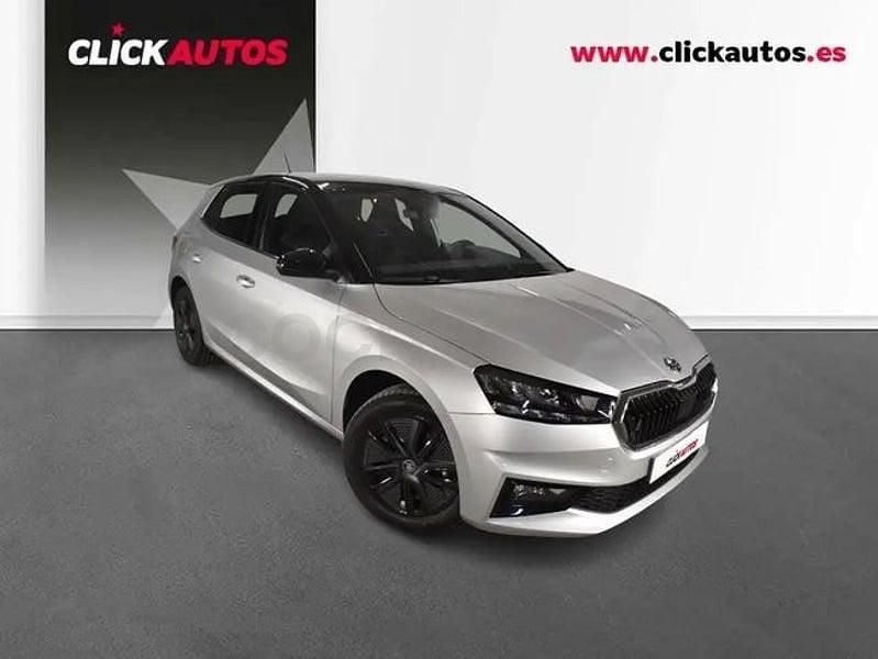 Usado Skoda Fabia 115 CV (84 kW) 2025 Gris / plata Berlina