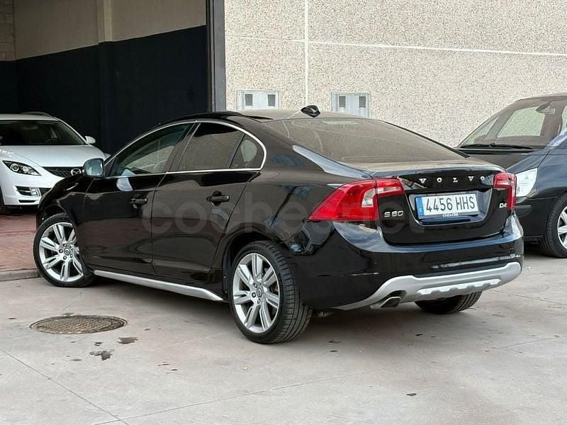 Usado Volvo S60 Momentum 163 CV (119 kW) 2012 Negro Berlina