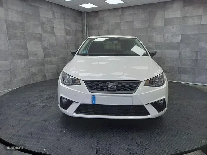 Usado Seat Ibiza Business 90 CV (66 kW) 2021 Blanco Utilitario