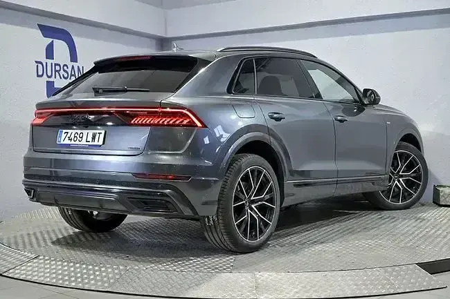 Usado Audi Q8 Premium 286 CV (210 kW) 2022 Gris SUV