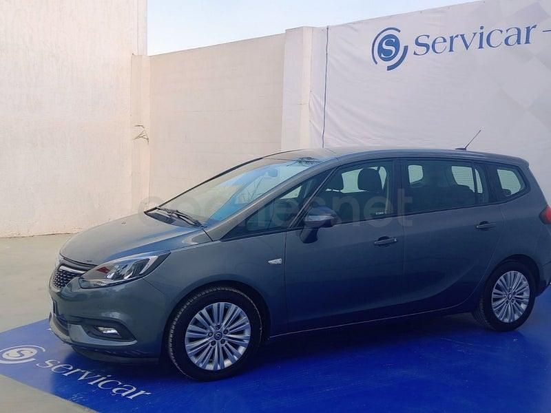 Usado Opel Zafira Tourer Selective 136 CV (100 kW) 2018 Gris / plata Monovolumen