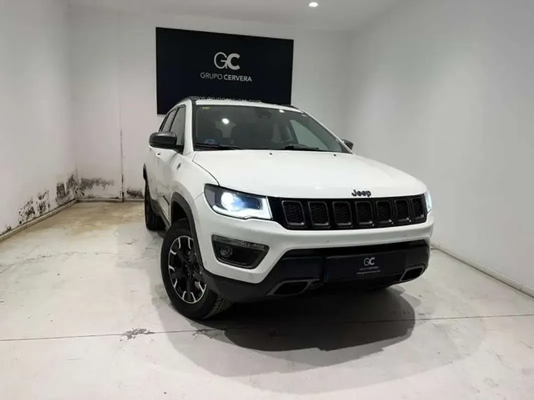 Usado Jeep Compass Trailhawk 241 CV (177 kW) 2020 Blanco SUV