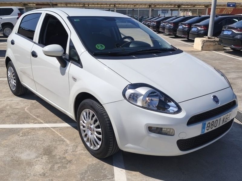 Blanco Usado 2017 Fiat Punto Pop Utilitario | 9990 € (Caro) - Imagen 1/4