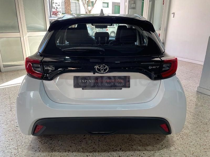 Usado Toyota Yaris Hybrid Active 116 CV (85 kW) 2024 Blanco Berlina