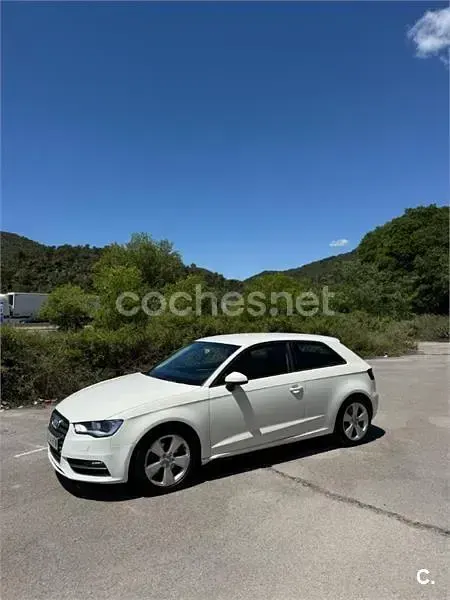 Usado Audi A3 Ambition 105 CV (77 kW) 2015 Blanco Berlina