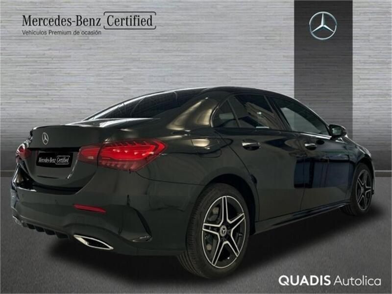 Usado Mercedes A250 AMG line 218 CV (160 kW) 2024 Negro cosmos Berlina