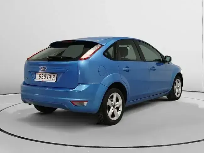 Używany Ford Focus Trend 101 KM (74 kW) 2009 Niebieski Hatchback