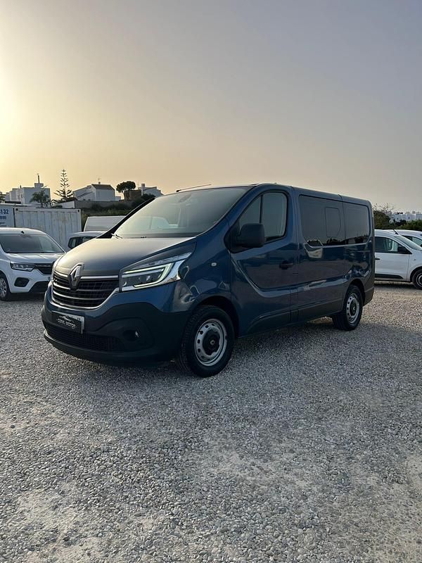 Usado Renault Trafic 120 CV (88 kW) 2020 Azul