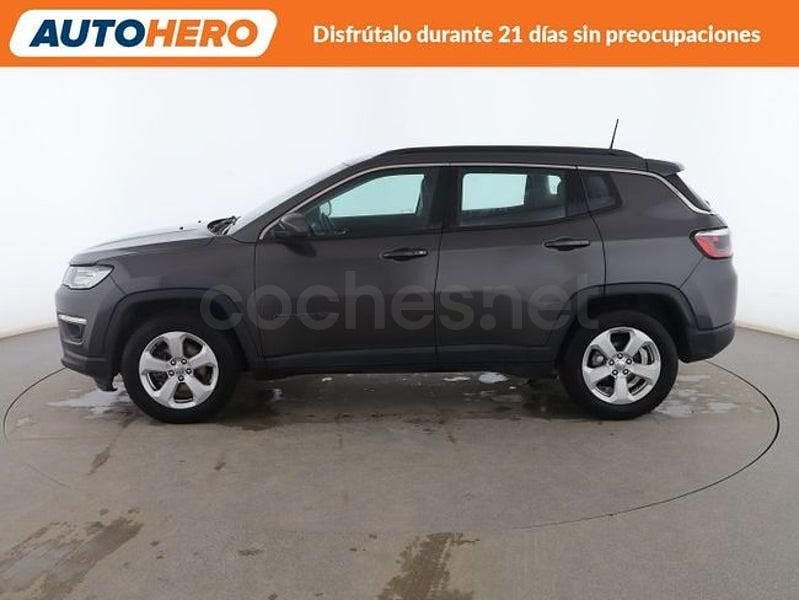 Usado Jeep Compass Night Eagle 140 CV (102 kW) 2020 Gris / plata SUV